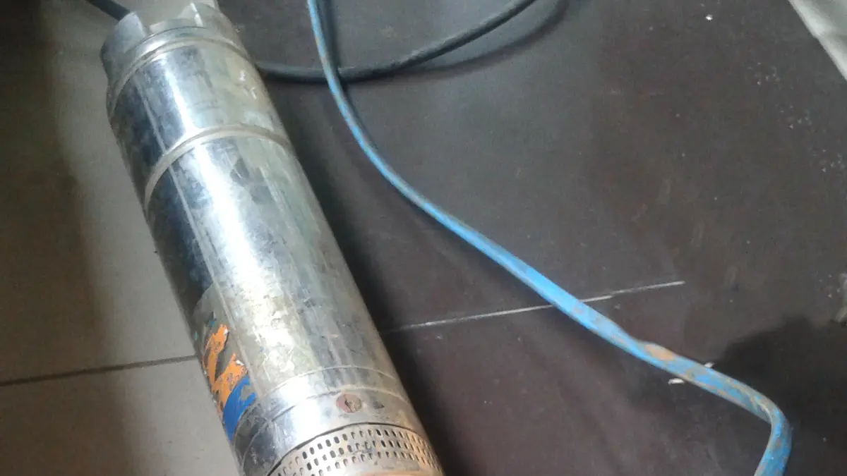 Bomba sumergible de pozo de 0,75 HP, de acero inoxidable, con su cable eléctrico