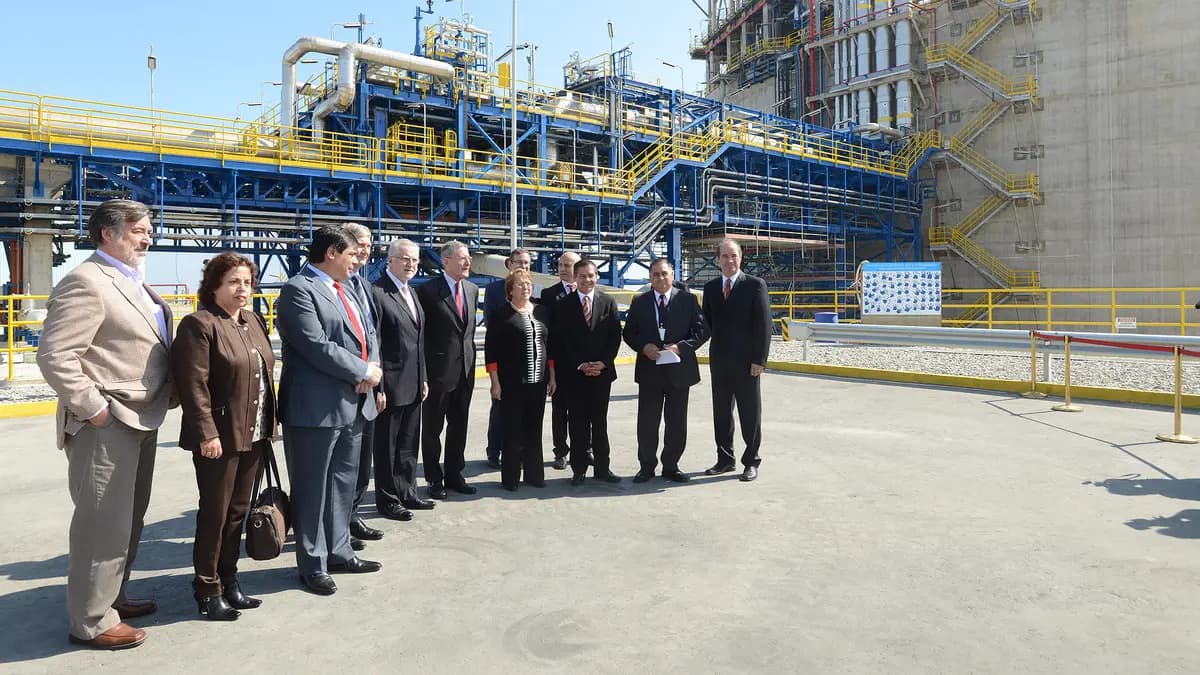 Officials at the inauguration of the second phase of the Mejillones LNG regasification terminal in 2014
